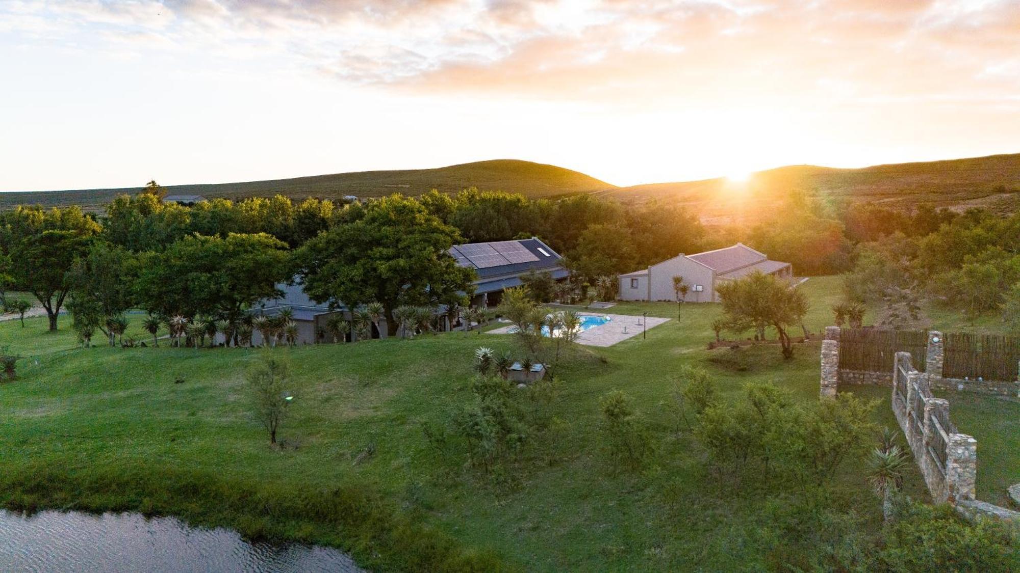 אאודטסהורן Swartberg Private Game Lodge מראה חיצוני תמונה