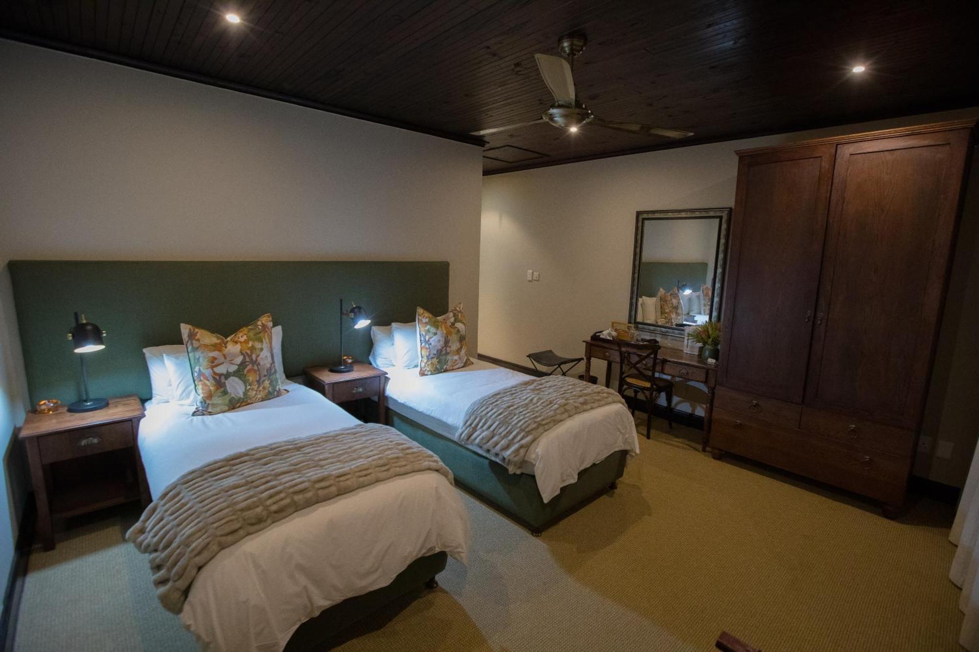 אאודטסהורן Swartberg Private Game Lodge מראה חיצוני תמונה