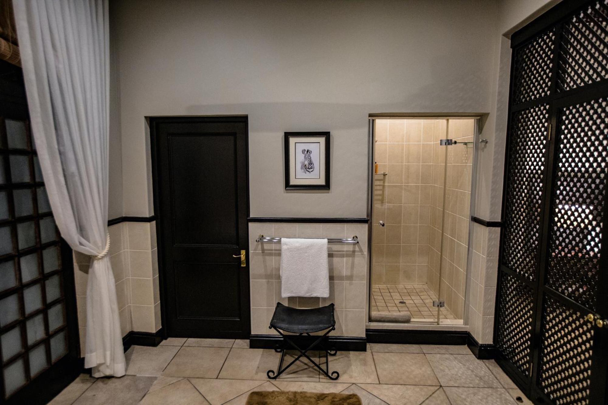 אאודטסהורן Swartberg Private Game Lodge מראה חיצוני תמונה