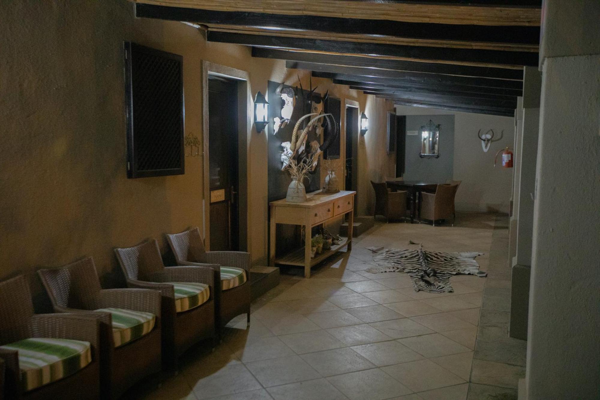 אאודטסהורן Swartberg Private Game Lodge מראה חיצוני תמונה